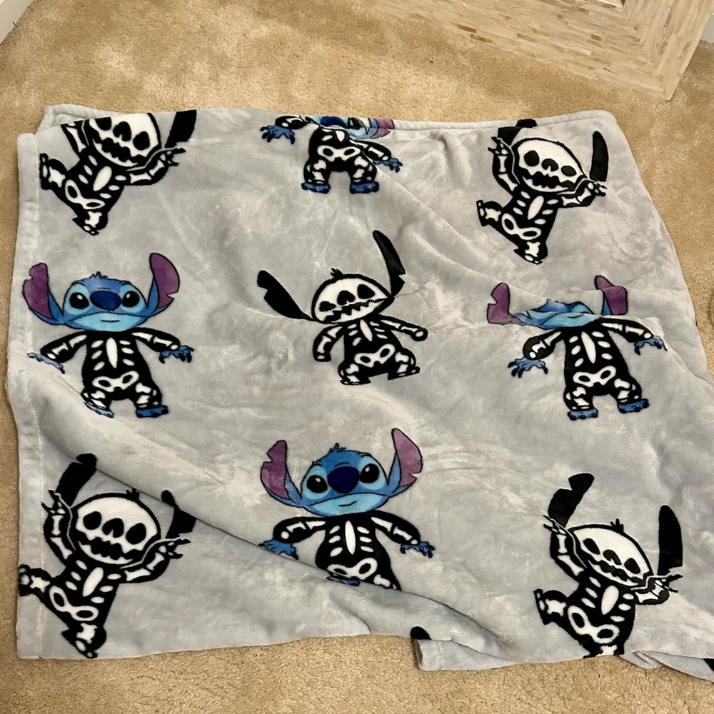 LILo & Stitch Halloween Throw